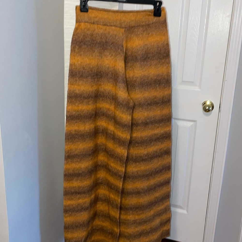 A NWNT Zaras wool knit stripe pants